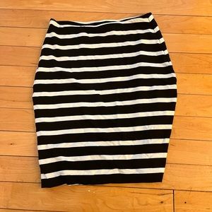 Black and white pencil skirt. Torn by Ronny Kobo XS. Made in New York City